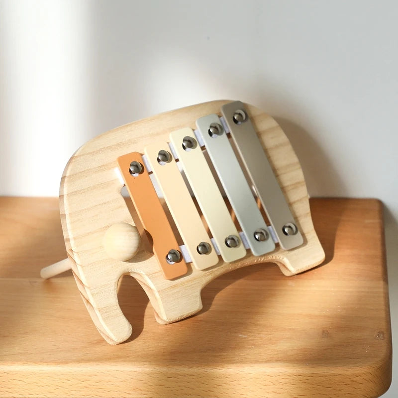Xylophone bébé Petit éléphant en bois, un jouet éducatif idéal pour éveiller les sens des tout-petits.