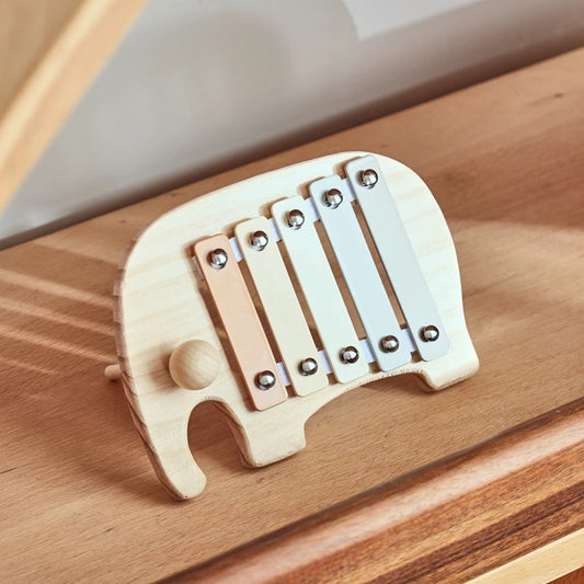 Xylophone bébé Petit éléphant en bois, jouet éducatif pour initier les enfants à la musique, disponible chez NoEnName_Null.